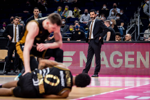 刻展示了自 刻展示了自